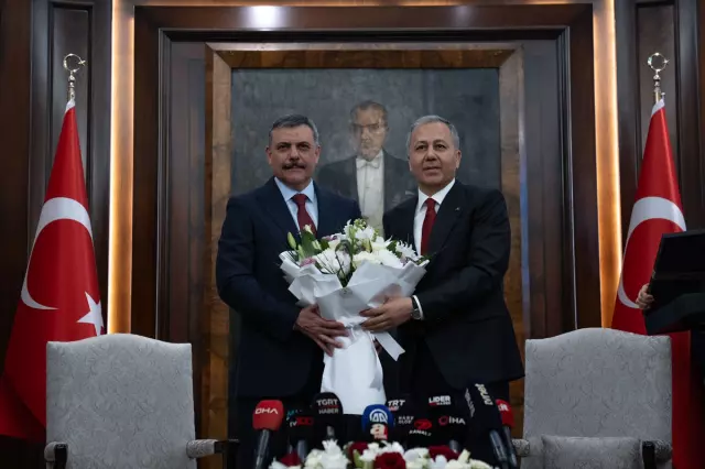 İçişleri Bakanlığı'nda devir teslim! Ali Yerlikaya, görevini Mustafa Çiftçi'ye bıraktı