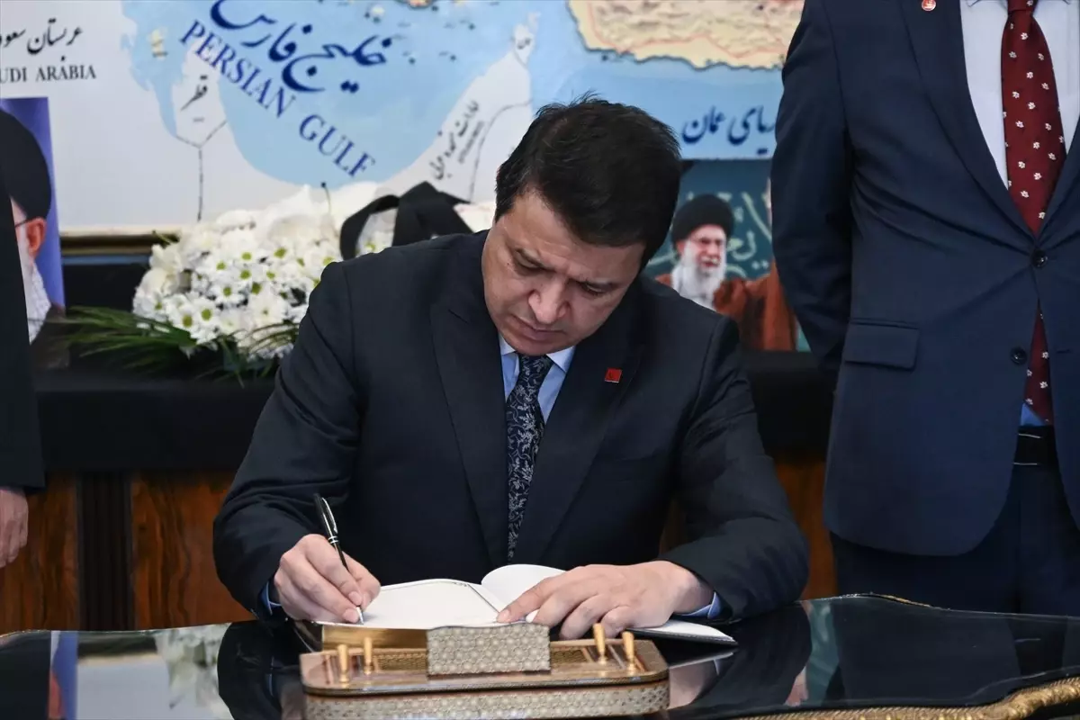 İran\'ın Ankara Büyükelçiliğinde, İran lideri Hamaney için taziye defteri açıldı