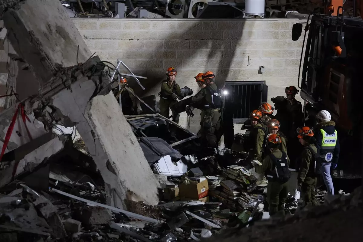 İran Füzesinin İsrail\'e Saldırısı: 9 Ölü, 11 Kayıp