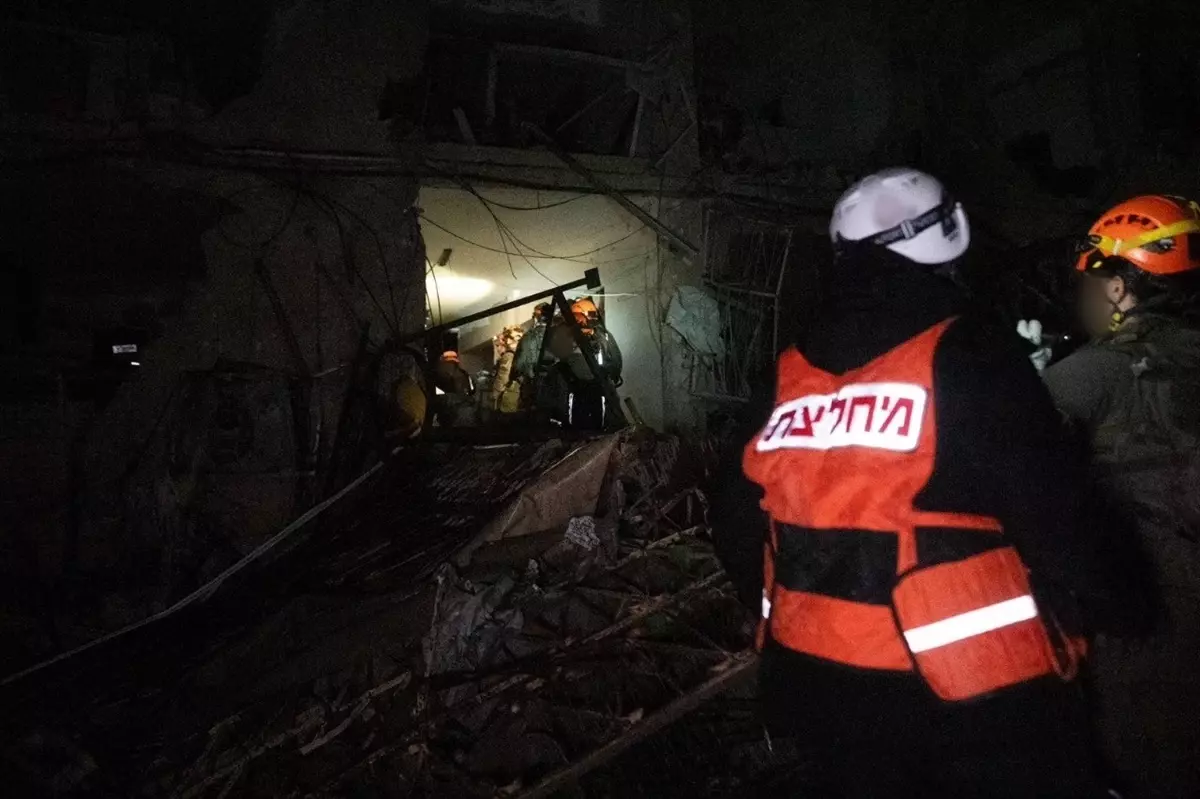 İran\'ın Dimona\'ya Saldırısı: 31 Yaralı