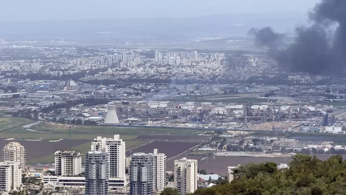 İsrail\'e İran ve Hizbullah\'dan Saldırı