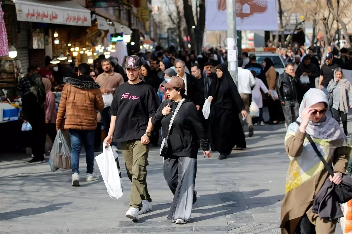 İranlılar ABD Müzakerelerini Tartışıyor