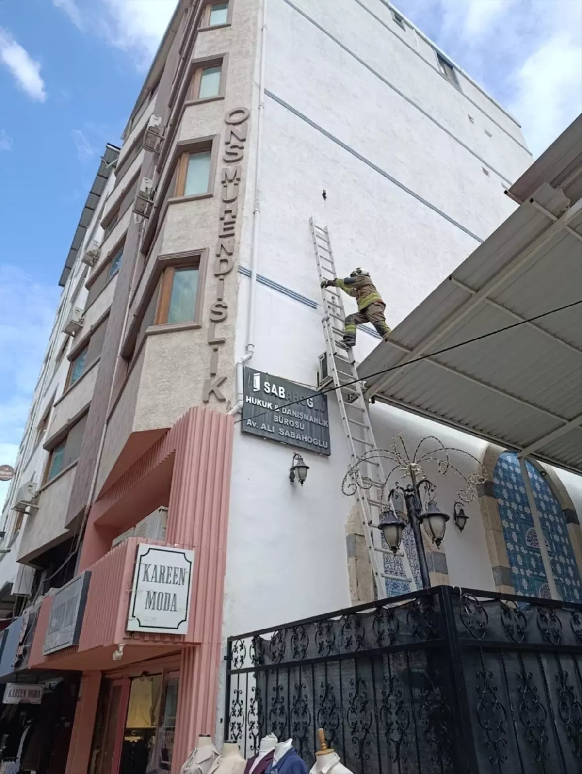 İskenderun\'da Kuş Kurtarıldı