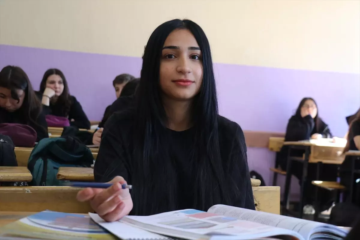 Öğrenci Boğazına Kek Kaçırdı, Öğretmenler Hayata Döndürdü