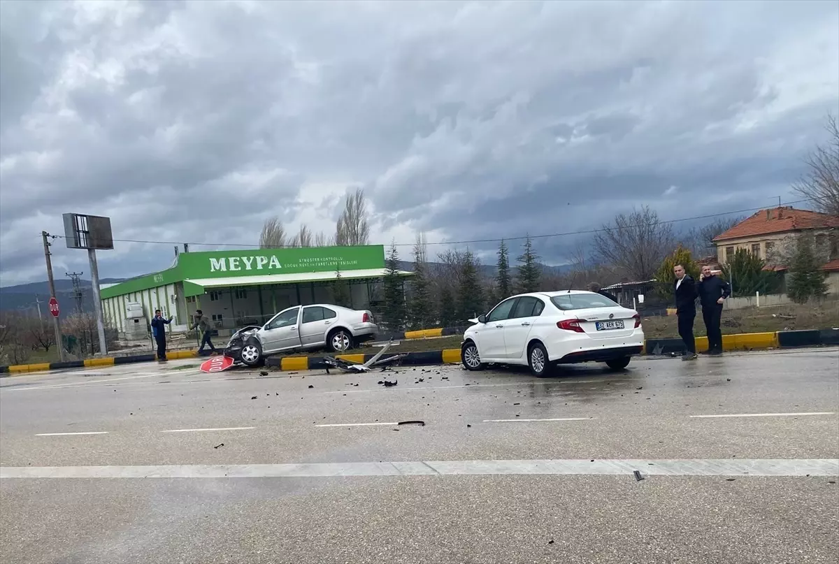 Isparta\'da Trafik Kazası: 4 Yaralı