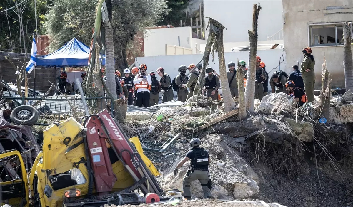 İran Füzesi İsrail\'de Yaralandı