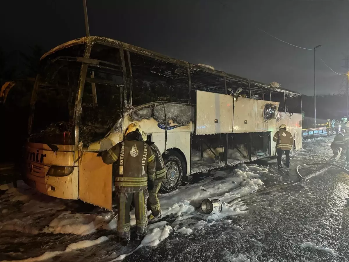 Esenler\'de Otobüs Yangını