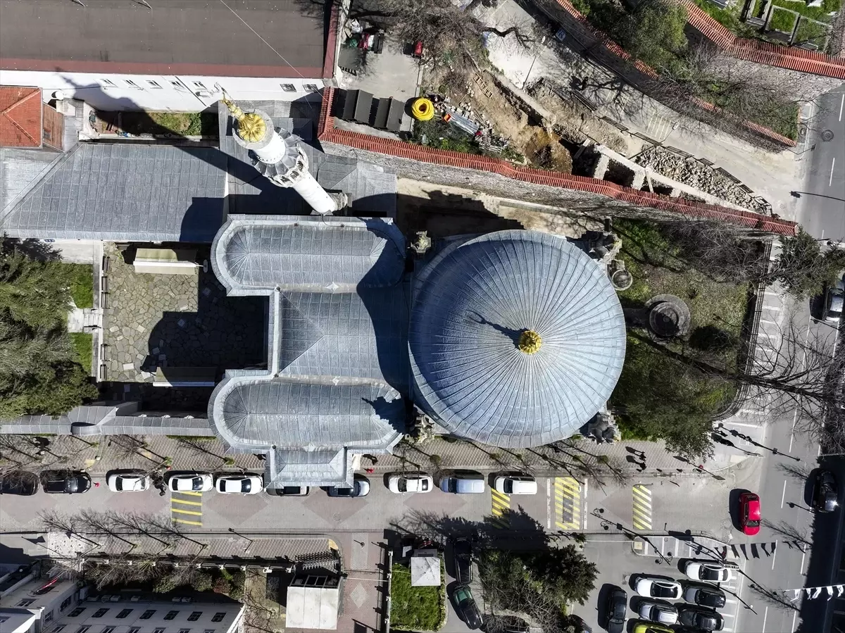 Küçük Mecidiye Camisi: Saray İbadeti