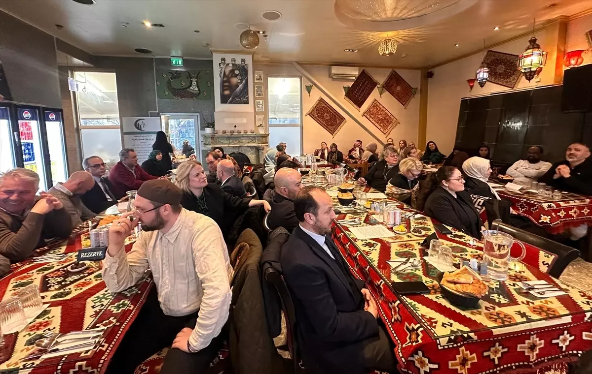 İsveç\'te Çok Kültürlü İftar Programı