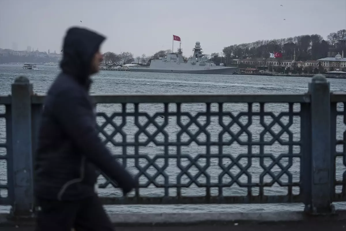 İtalyan Fırkateyni İstanbul\'da