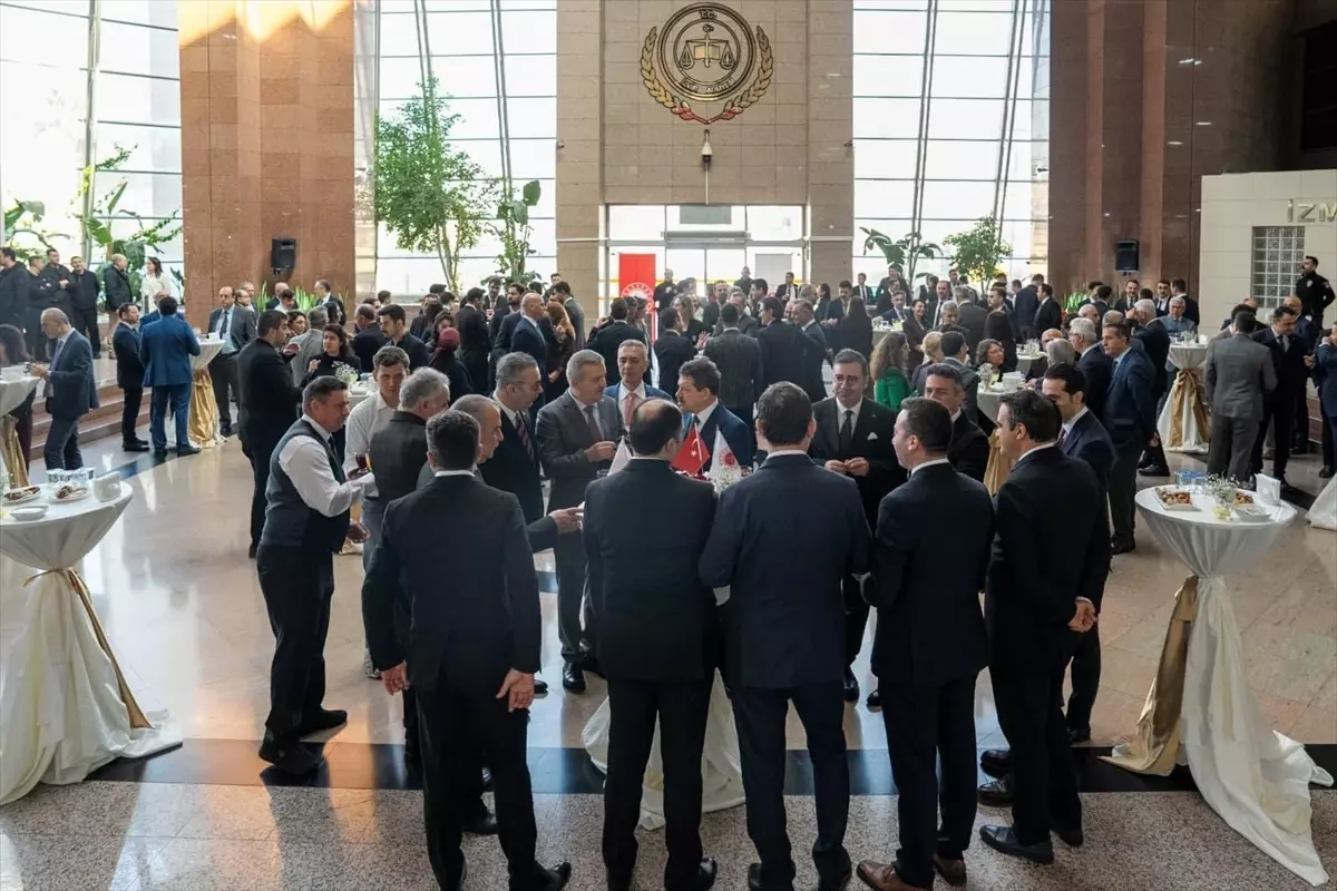 İzmir Adliyesi\'nde Bayramlaşma Töreni