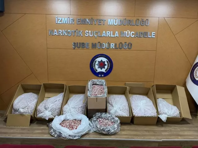 İzmir’de 356 Bin Uyuşturucu Hap Ele Geçirildi
