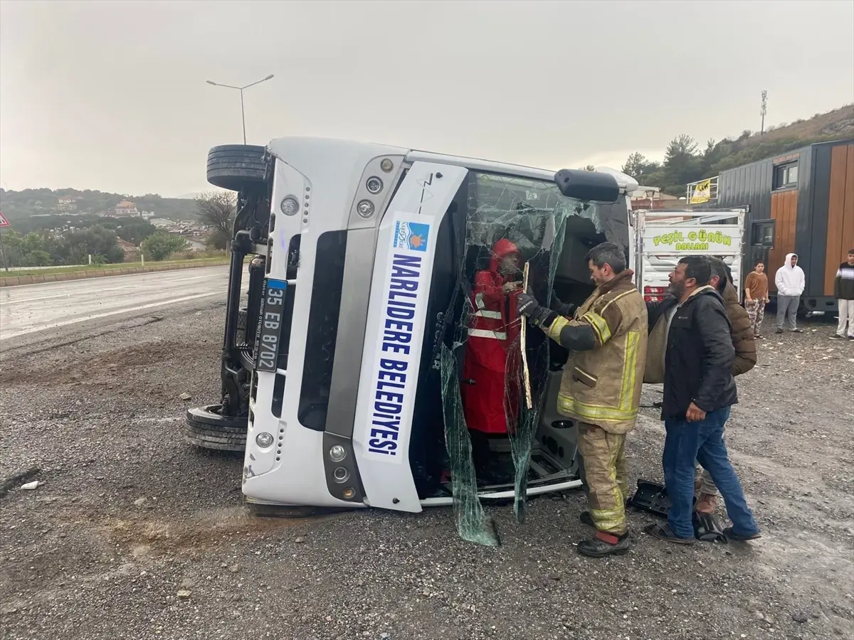 Midibüs Devrildi: 4 Sporcu Yaralandı