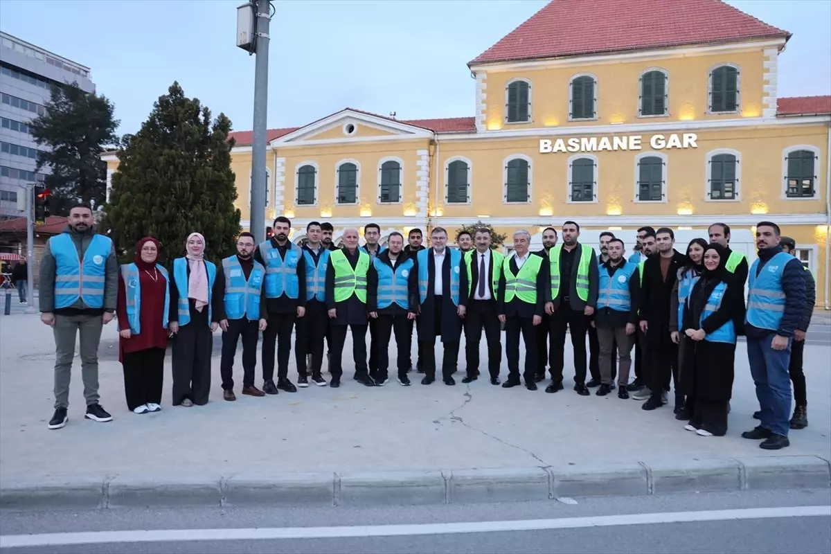 AK Parti Gençlik Kolları\'ndan İftar İkramı