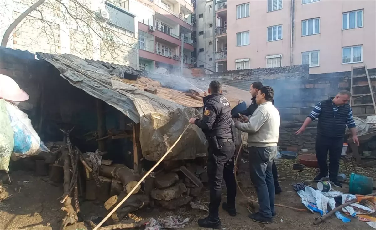 Ödemiş\'te Tavuk Kümesinde Yangın