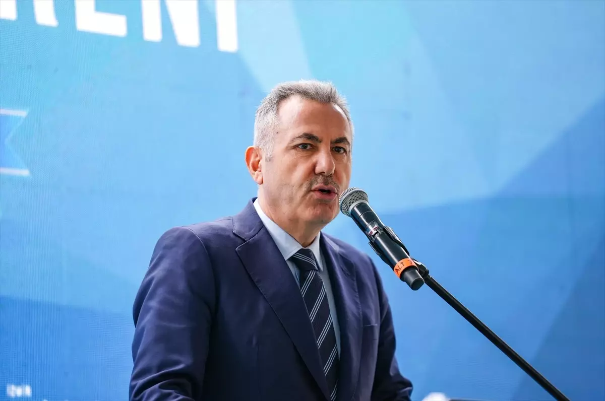 İzmir\'de yapımı tamamlanan 20 okulun açılışı gerçekleştirildi