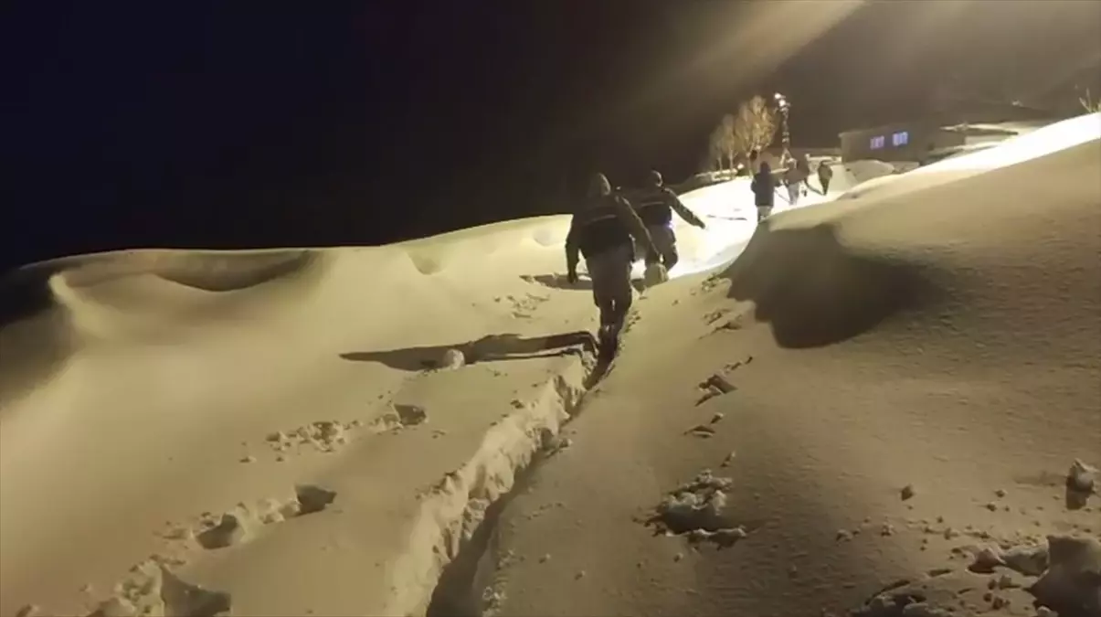 Jandarma, Kar Engeline Rağmen Yetişti