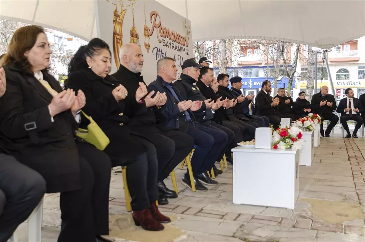 Kahramankazan\'da bayramlaşma töreni düzenlendi