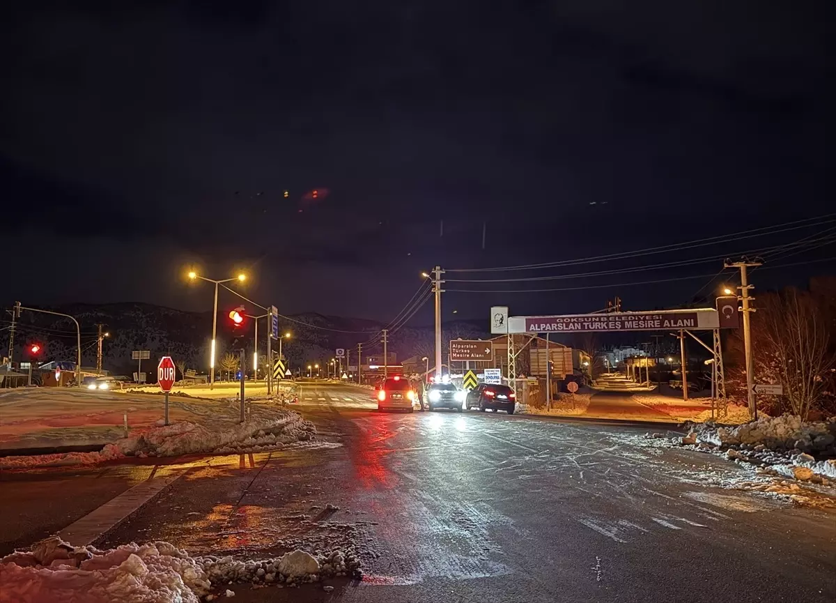 Kahramanmaraş\'ta Kar ve Fırtına Sorun Yarattı