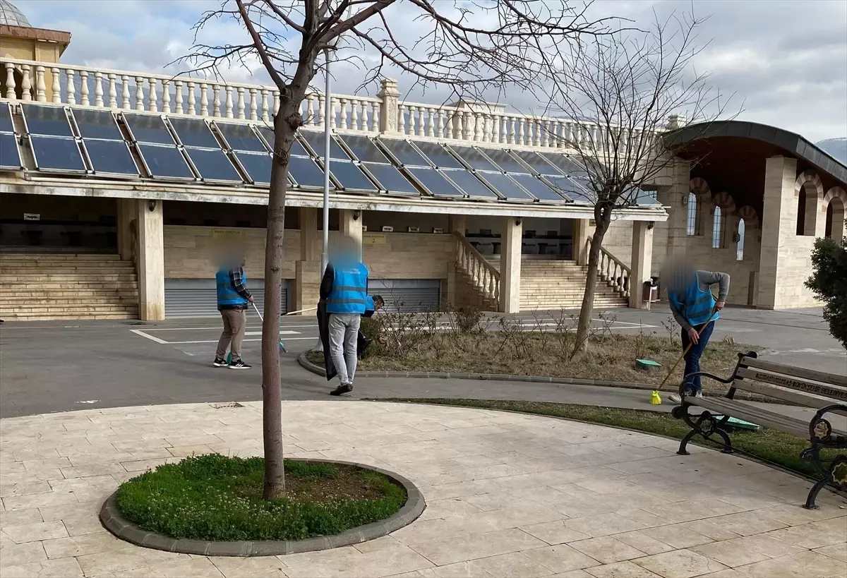 Kahramanmaraş\'ta Camiler Ramazan\'a Hazırlanıyor