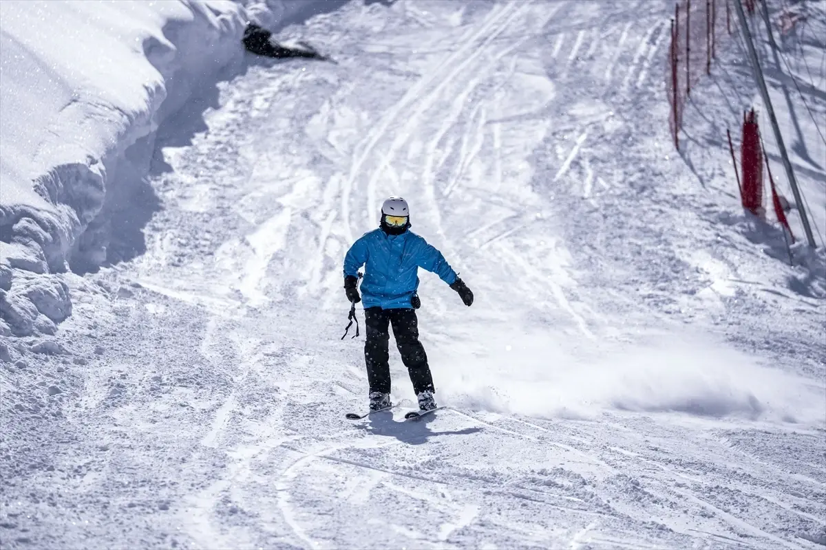Palandöken Kayak Merkezi\'nde Ramazan Yoğunluğu