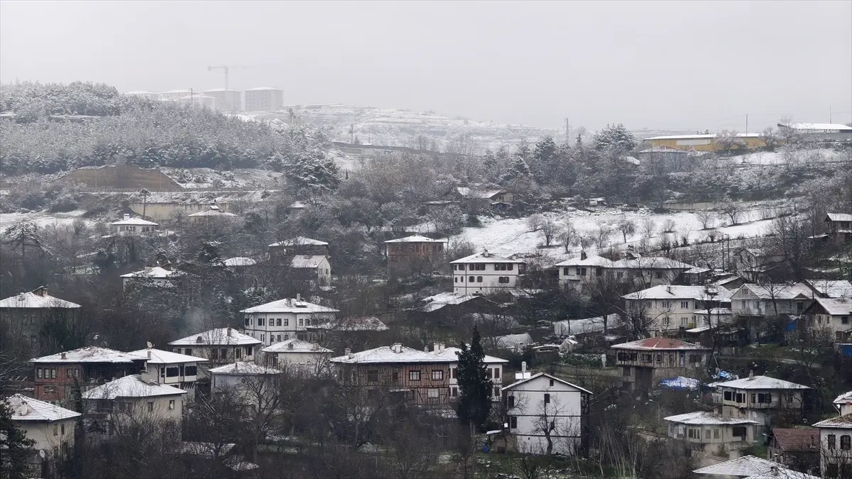 Karabük, Bolu ve Düzce\'de Kar Yağışı