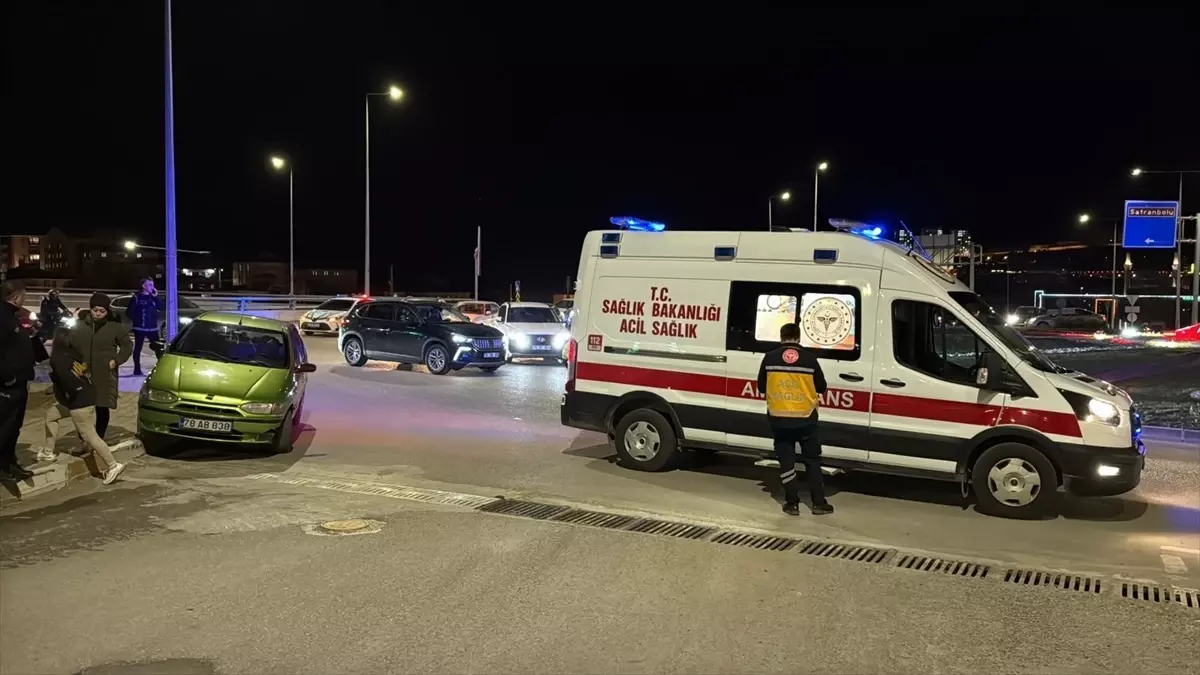 Karabük\'te Otomobil-Motosiklet Kazası