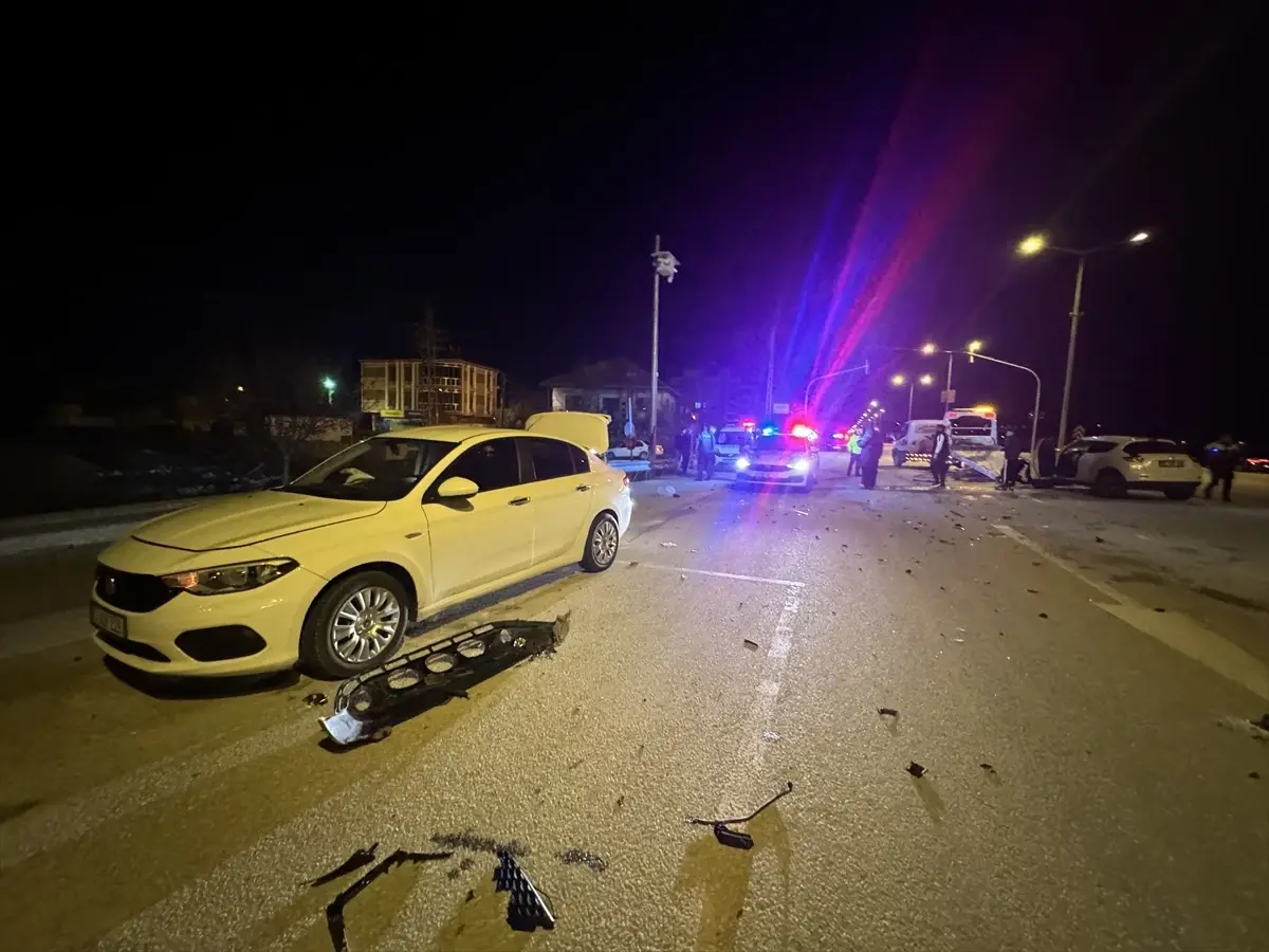 Karaman\'da Kaza: 4 Yaralı