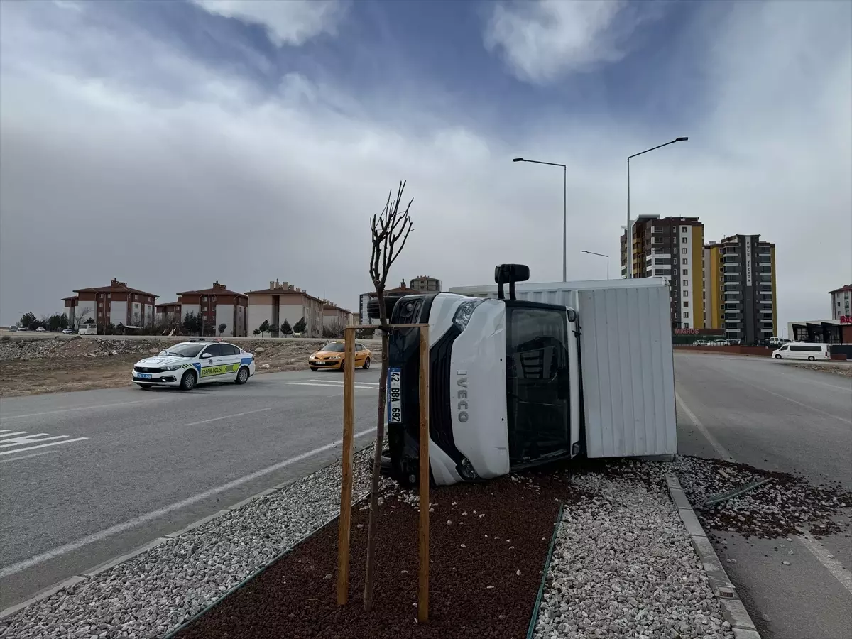 Karaman\'da şiddetli rüzgar etkili oldu