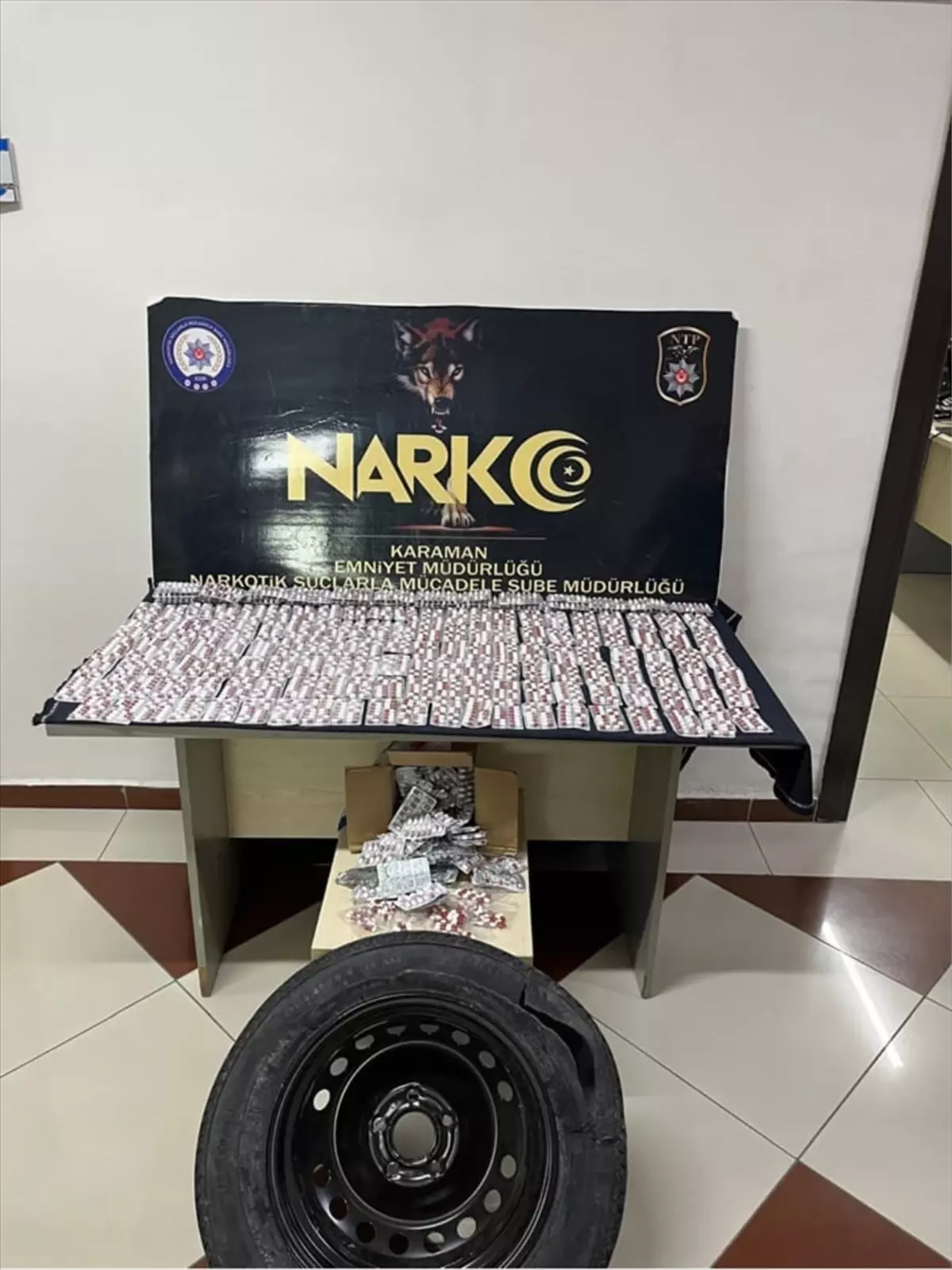 Karaman\'da Uyuşturucu Kaçakçıları Kazaya Karıştı