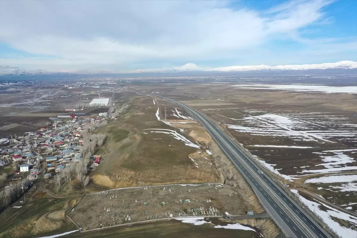 Ağrı Ovası\'nda Kar Erime Süreci