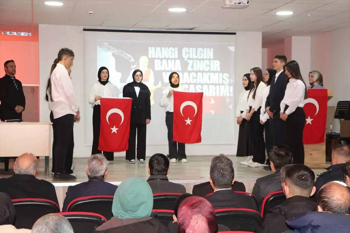 Karlıova\'da İstiklal Marşı Töreni