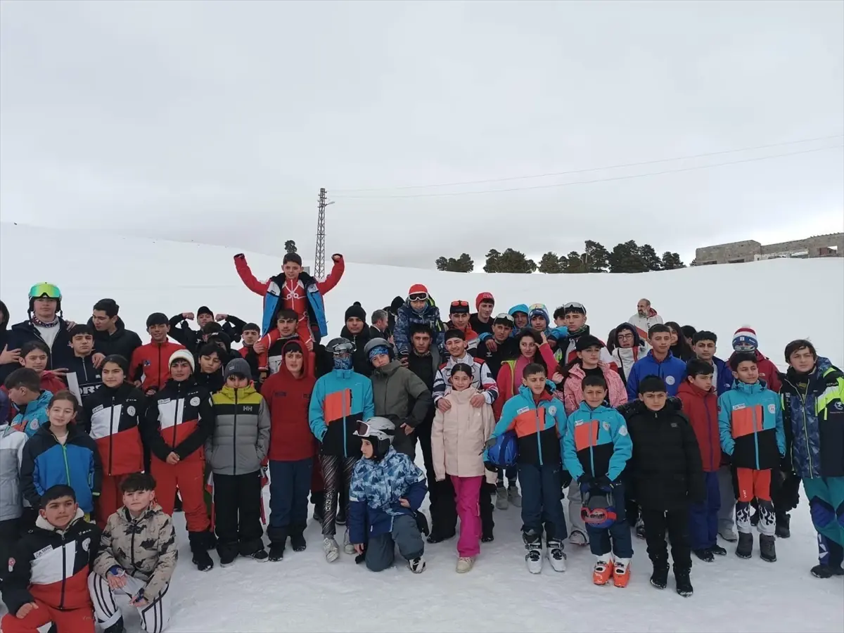 Sarıkamış\'ta Okul Sporları Yarışmaları Düzenlendi