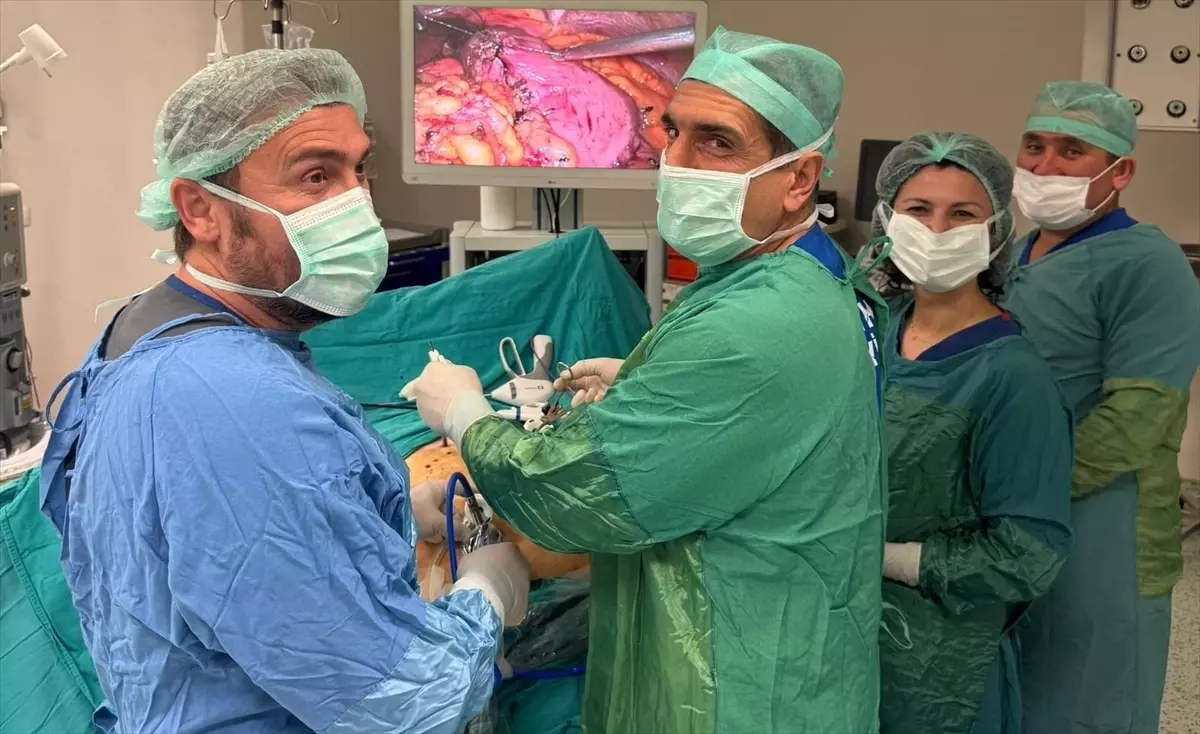 Kaş Hastanesi\'nde Başarılı Mide Fıtığı Ameliyatı