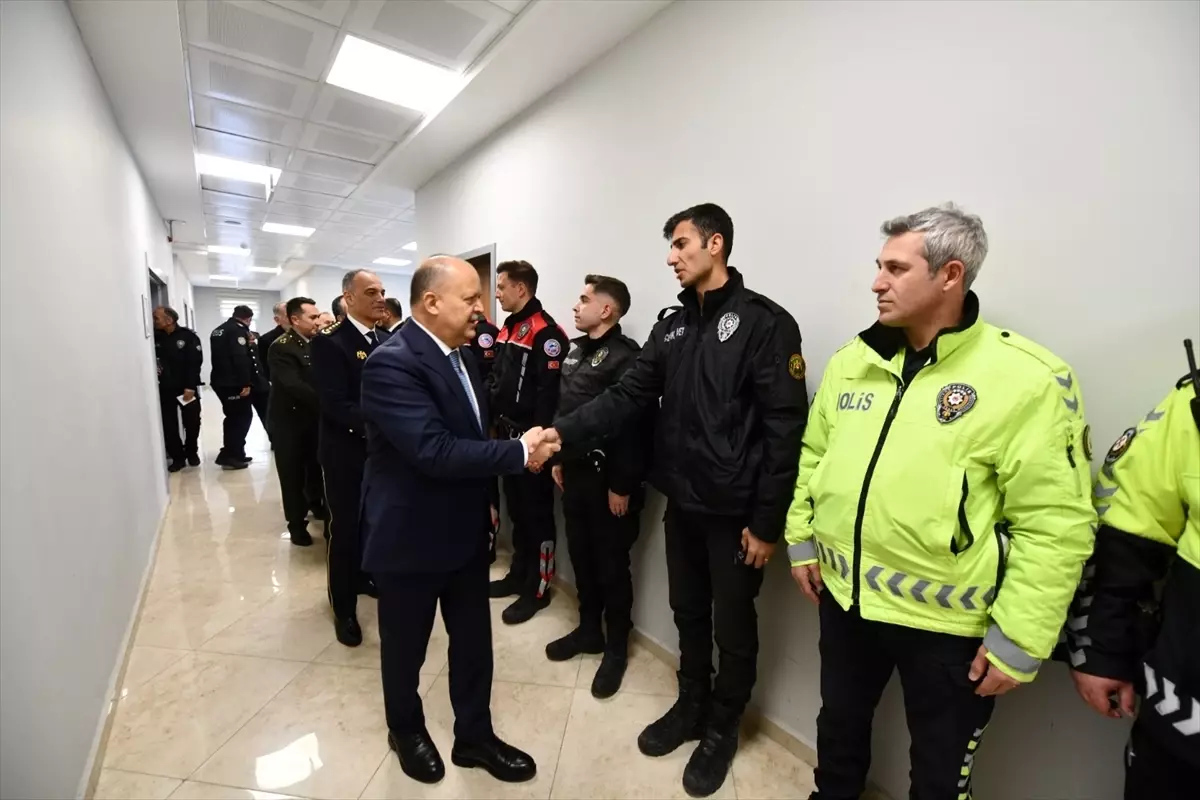 Kastamonu Valisi Dallı, Ramazan Bayramı\'nda Ziyaretlerde Bulundu