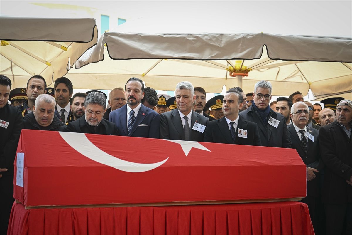Katar\'da şehit olan ASELSAN teknisyenleri son yolculuklarına uğurlandı