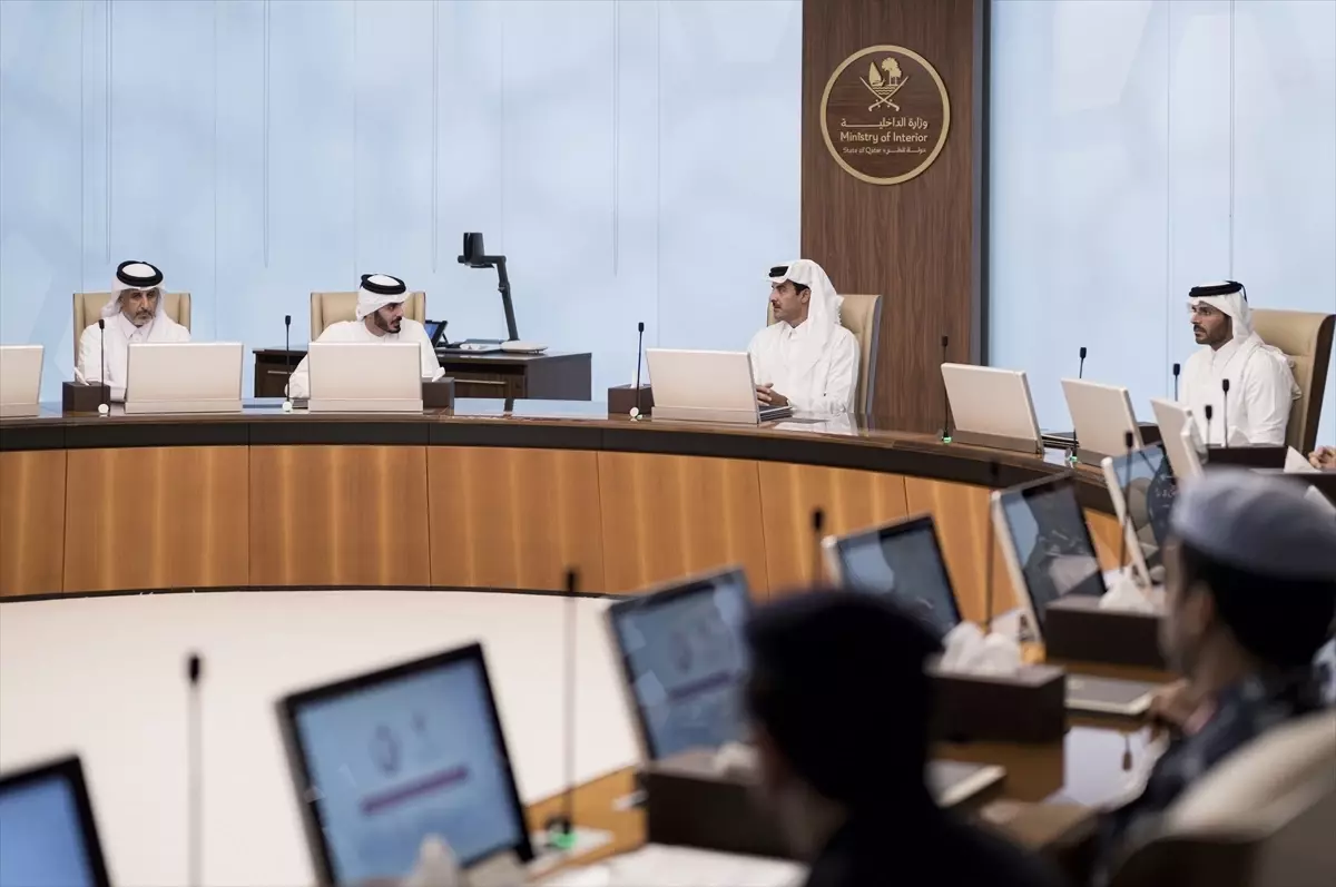 Katar Emiri Acil Durum Merkezi\'ni Ziyaret Etti