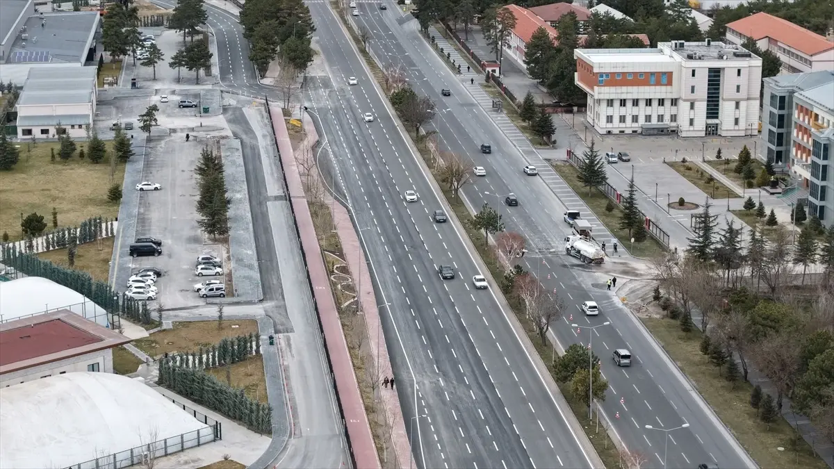 Talas Bulvarı\'ndaki Yol Çalışmaları Tamamlandı