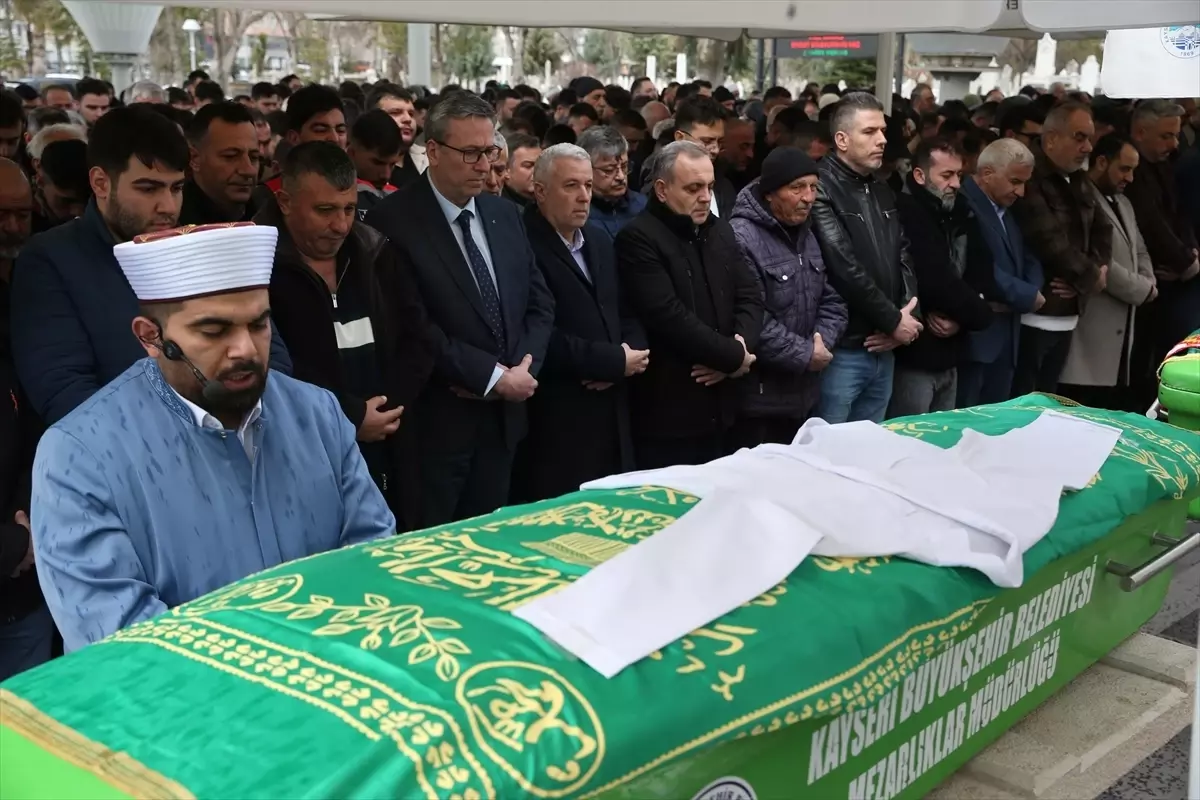 Tıp Öğrencisi Yaren Mercan İçin Cenaze Töreni