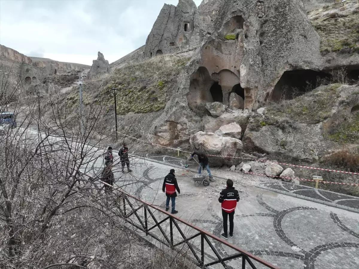 Soğanlı Vadisi\'nde Kaya Kopması: Güvenlik Önlemleri Alındı