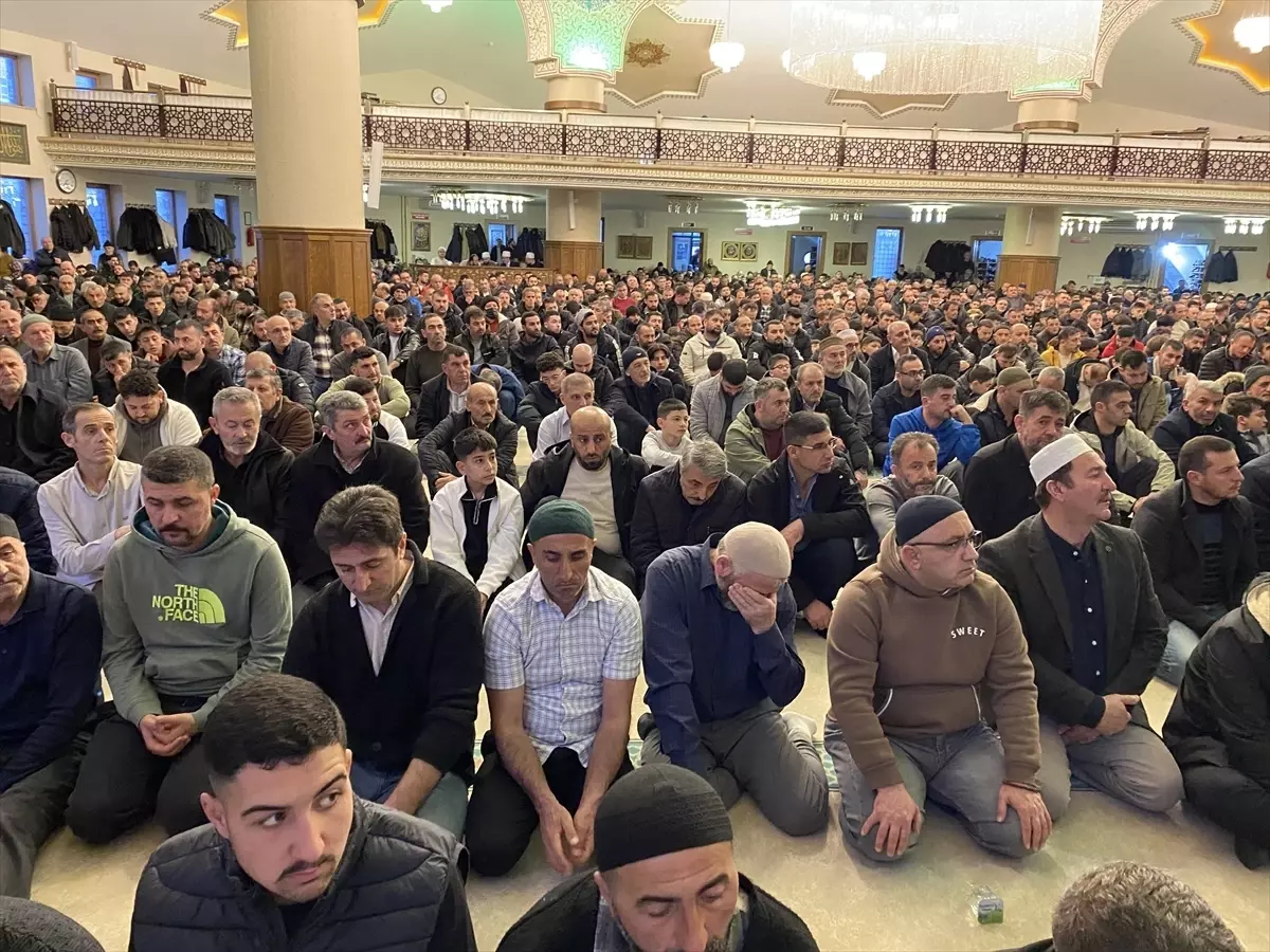 Bayram Namazı Coşkusu