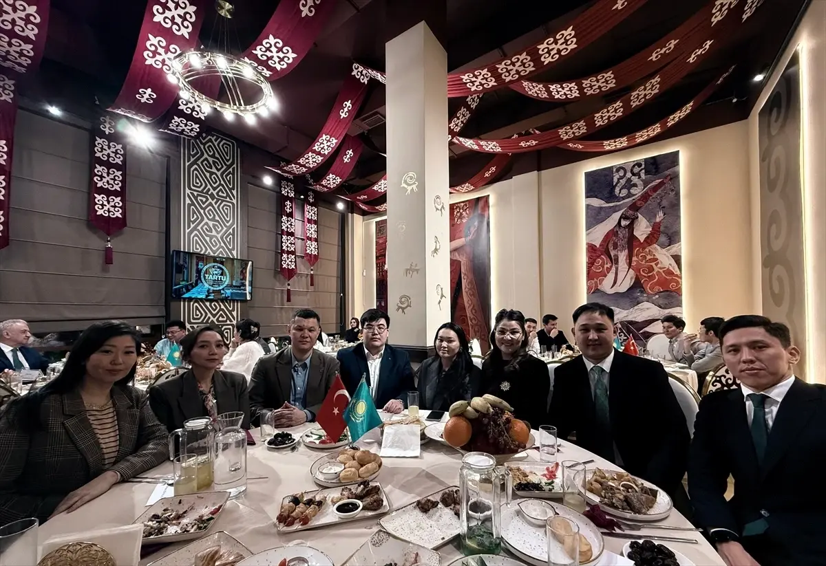 Kazakistan\'da Türkiye Mezunları İftarda Buluştu