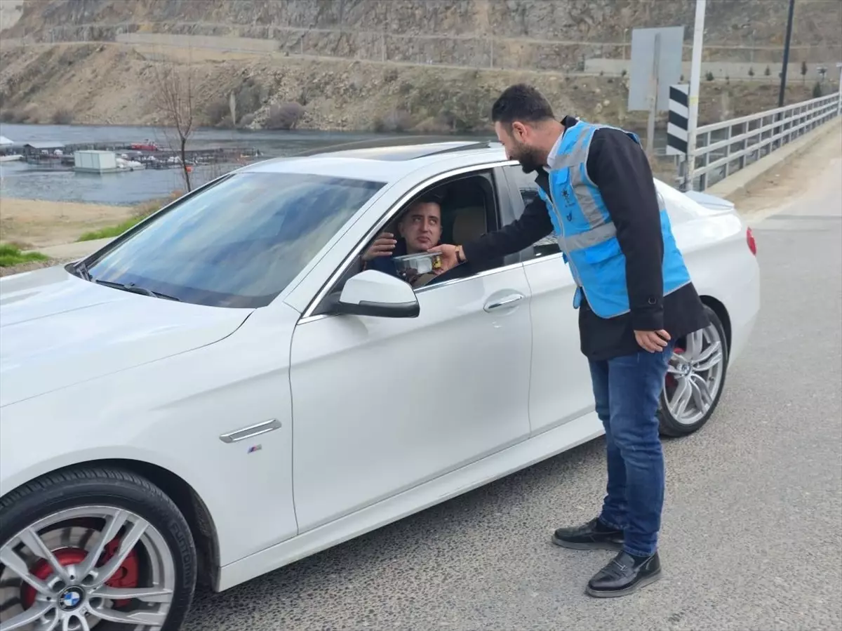 AK Parti\'den İftara 5 Kala Etkinliği