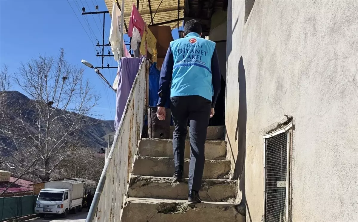 Keban\'da Gıda Yardım Kartı Dağıtımı