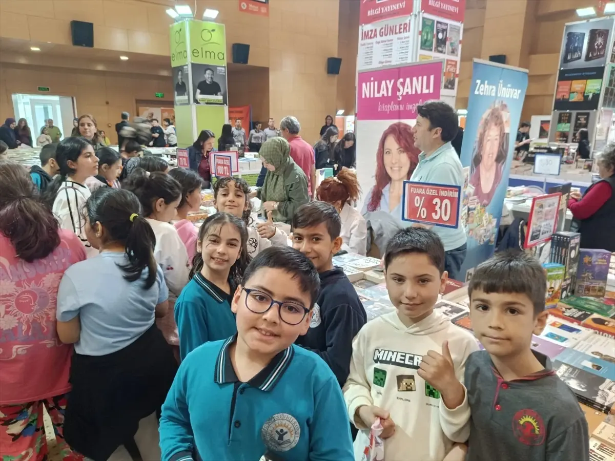 Kepez\'de Kitap Fuarı Başladı