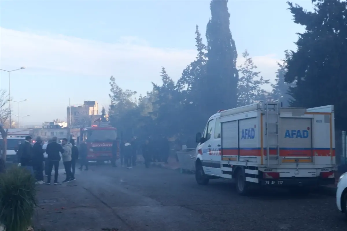 Kilis\'te Yangın: Sivil Toplum Kuruluşu Binasında Çıktı