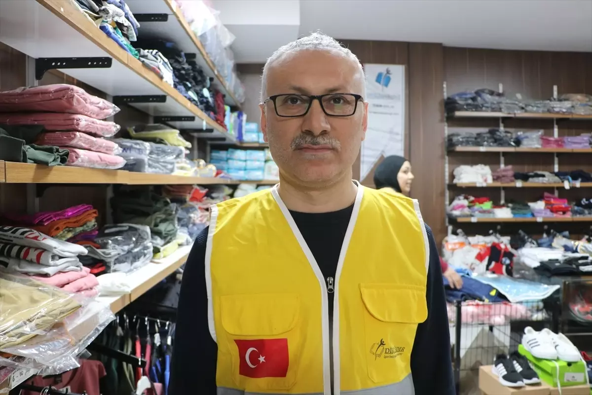 Kilis\'te İhtiyaç Sahibi Çocuklara Bayramlık Seçimi