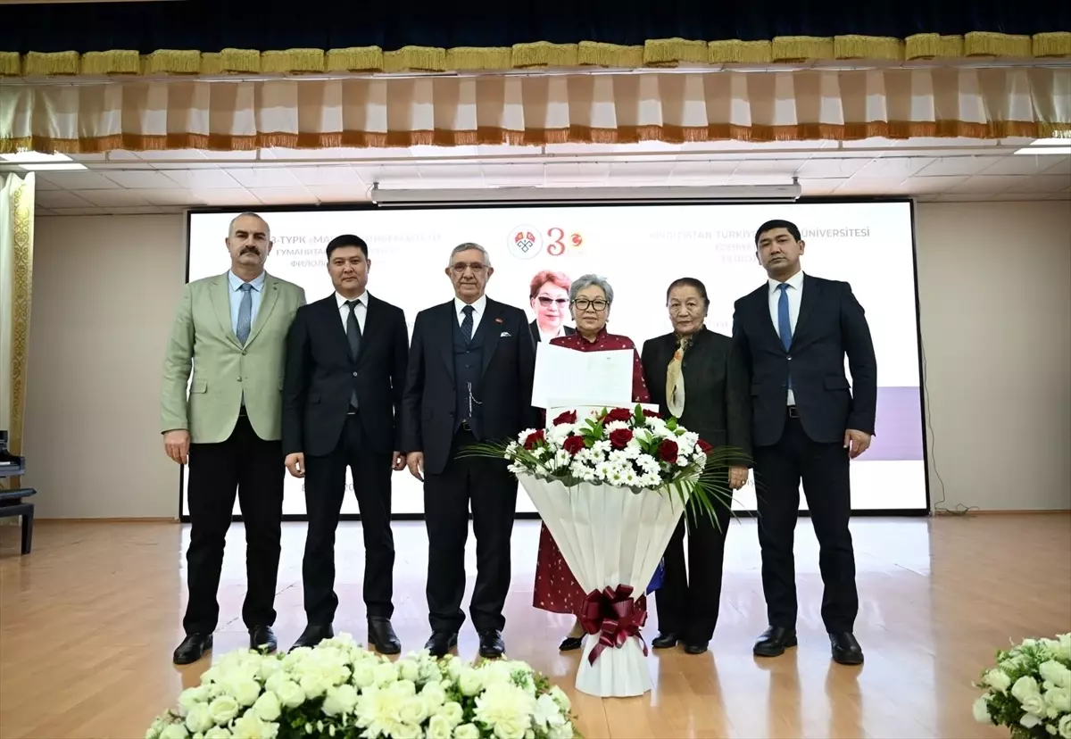 Kırgızistan\'da Uluslararası Ana Dil Günü Kutlandı