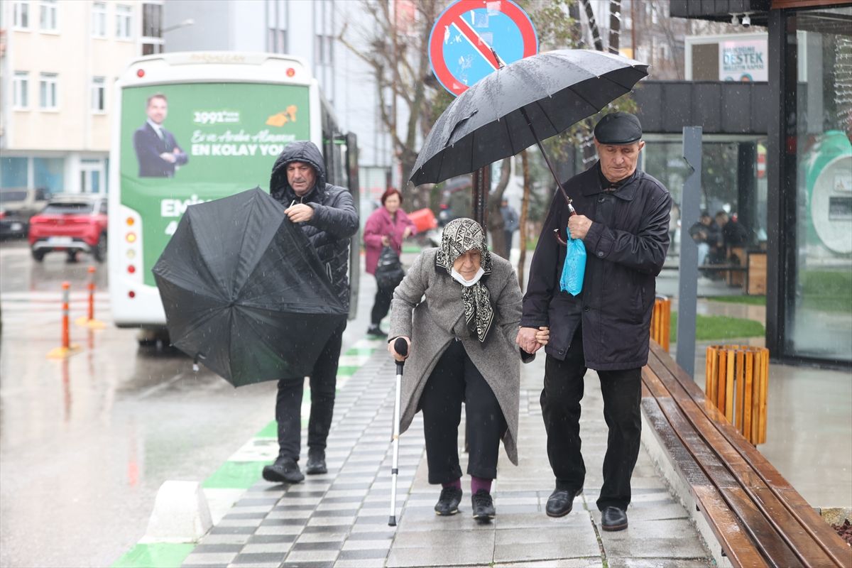 Kırklareli\'nde Sağanak Yağış Etkili