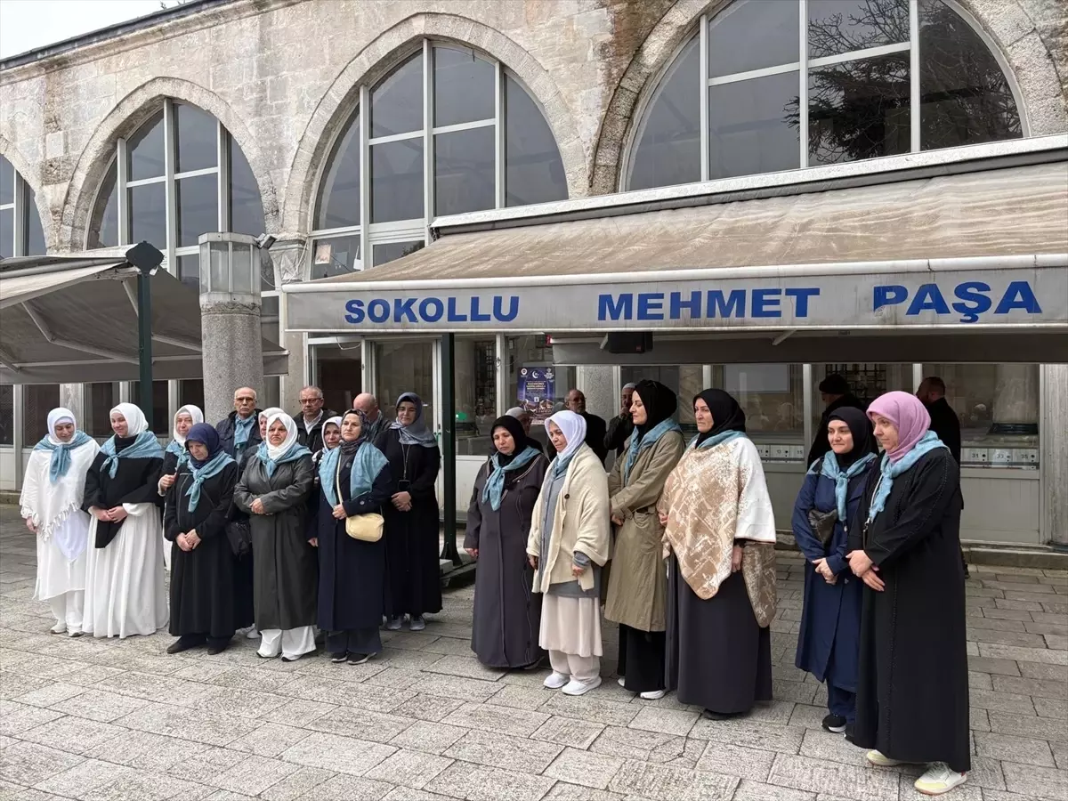 Umre Kafilesi Lüleburgaz\'dan Uğurlandı